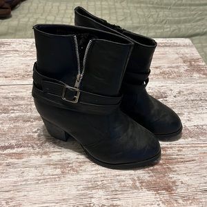 Vanity Size 8 Ankle Boots